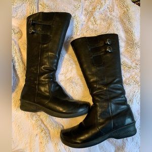 Keen boots knee high size 10